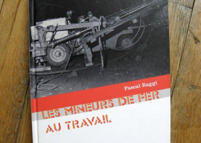 Les mineurs de fer au travail